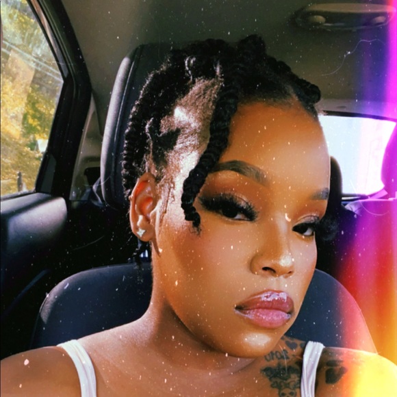 Meet your Posher, Bianca - Picture 1 of 1